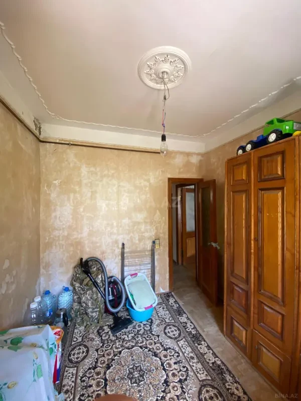 Satılır 4 otaqlı mənzil 110 m²