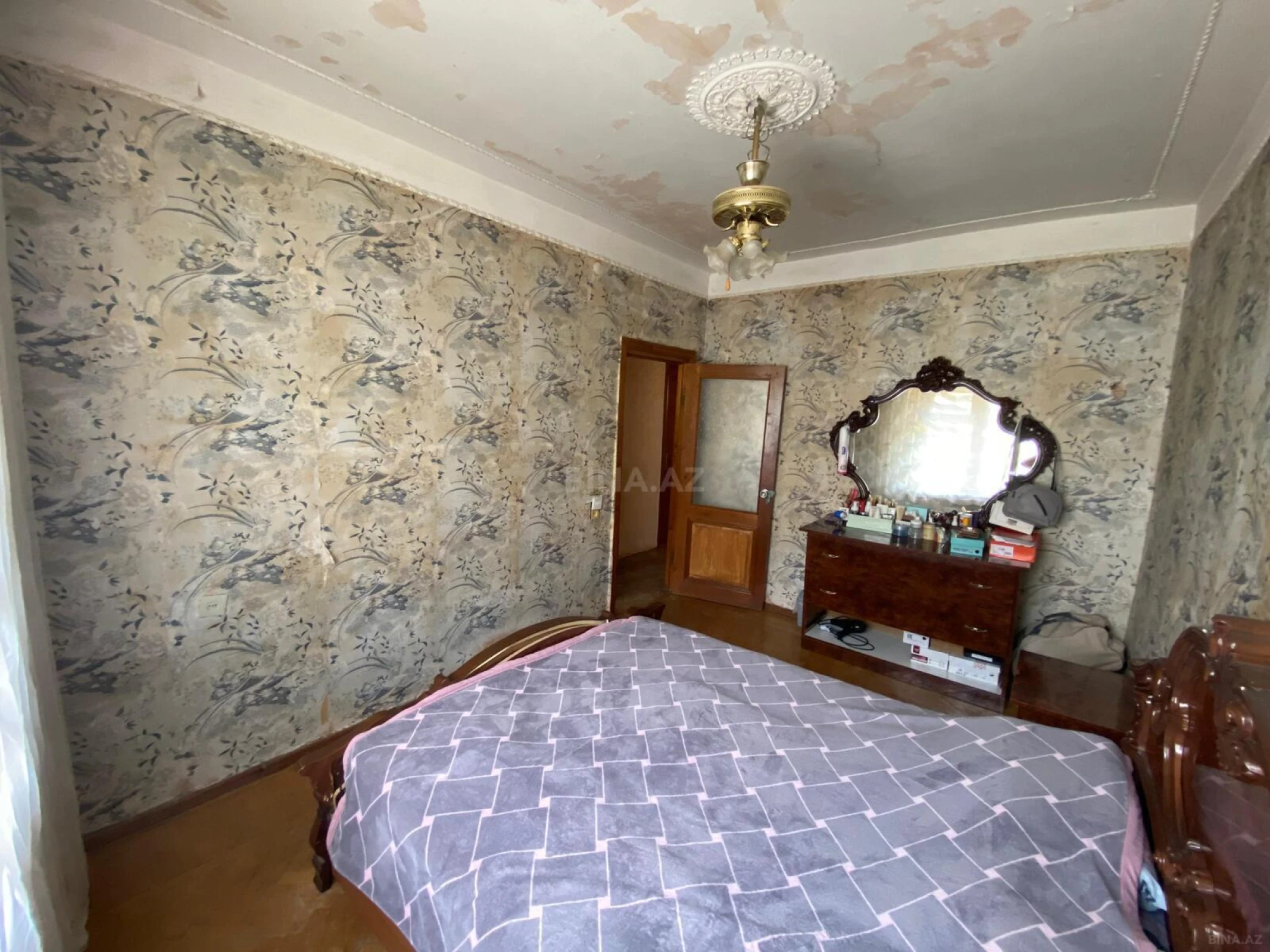 Satılır 4 otaqlı mənzil 110 m²