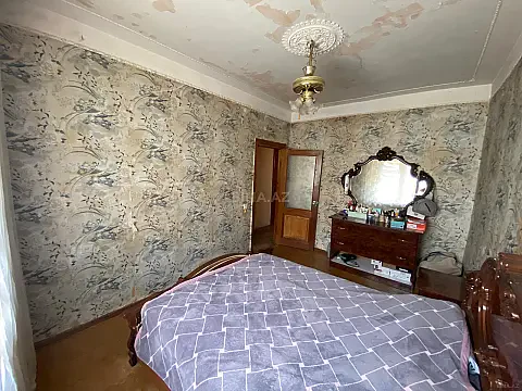 Satılır 4 otaqlı mənzil 110 m²