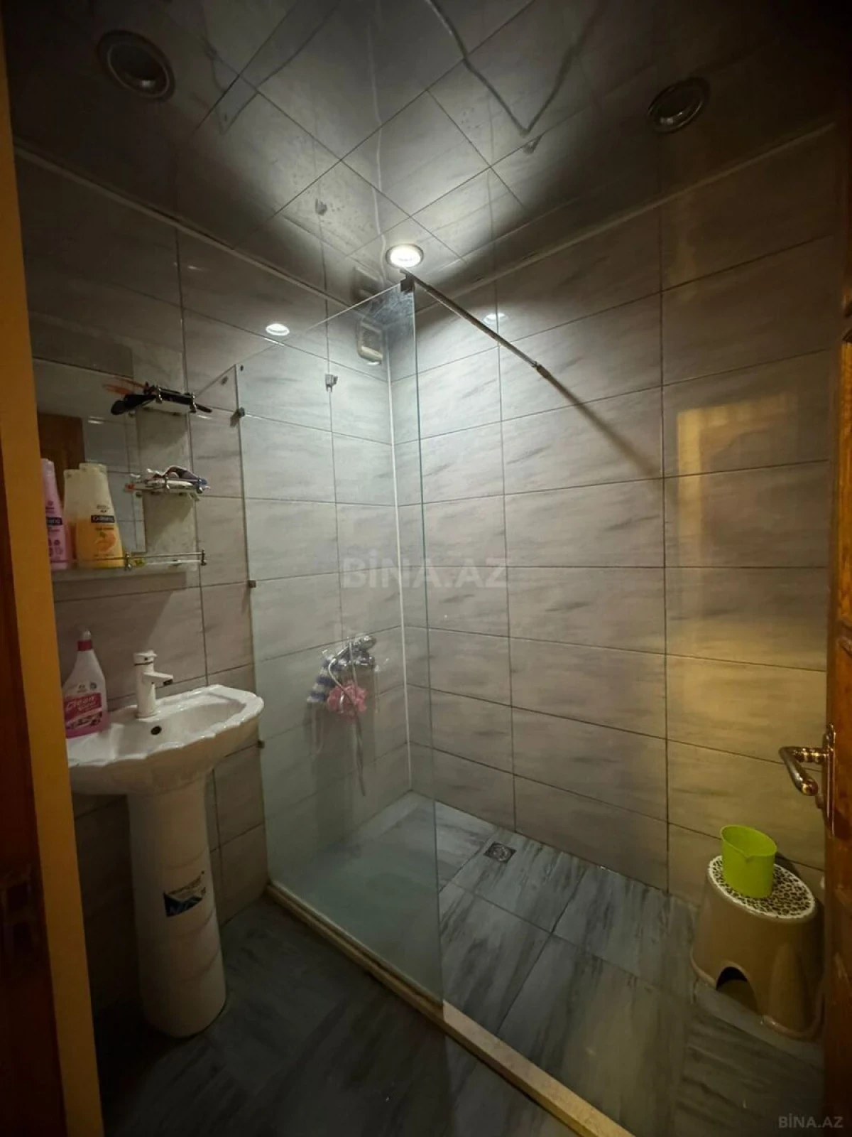 Kirayə verilir 3 otaqlı mənzil 100 m²