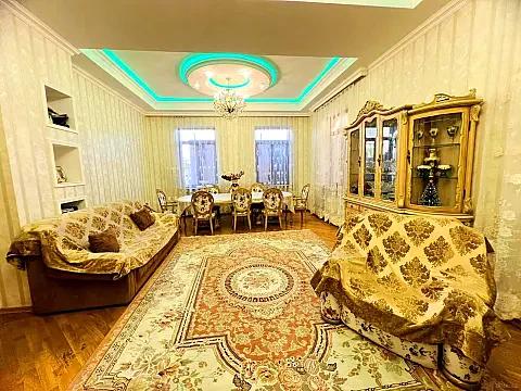 Satılır 7 otaqlı həyət evi 500 m² — Bakı, M.Ə.Rəsulzadə qəs. 7 otaq 500.00 m²
