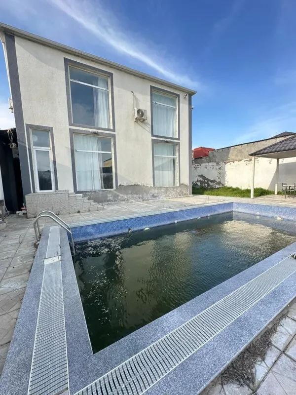 Kirayə verilir 6 otaqlı həyət evi 250 m²