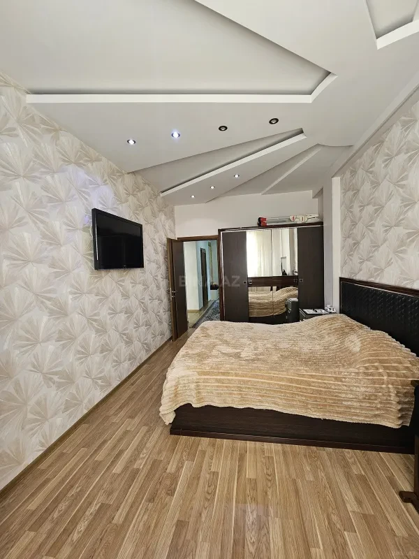Satılır 3 otaqlı mənzil 105 m²