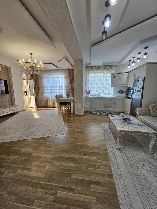 Satılır 3 otaqlı mənzil 105 m²