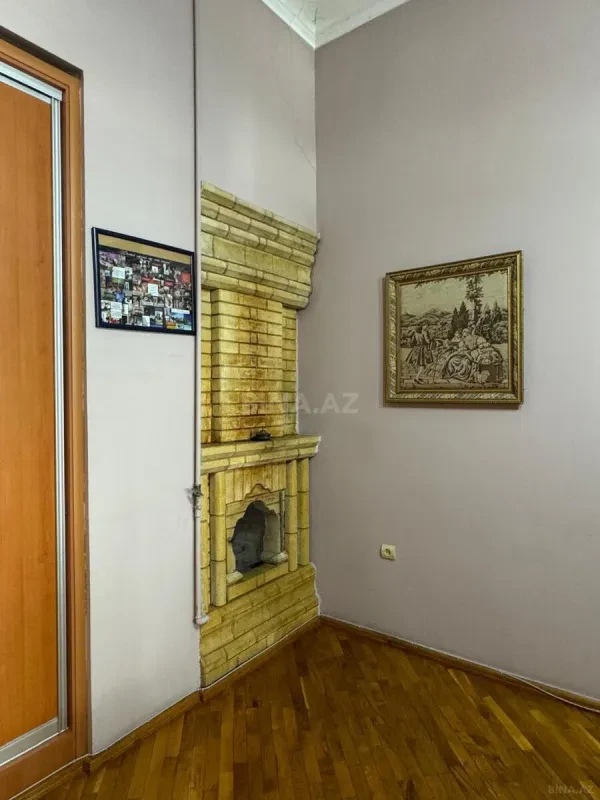 Satılır 4 otaqlı mənzil 220 m²