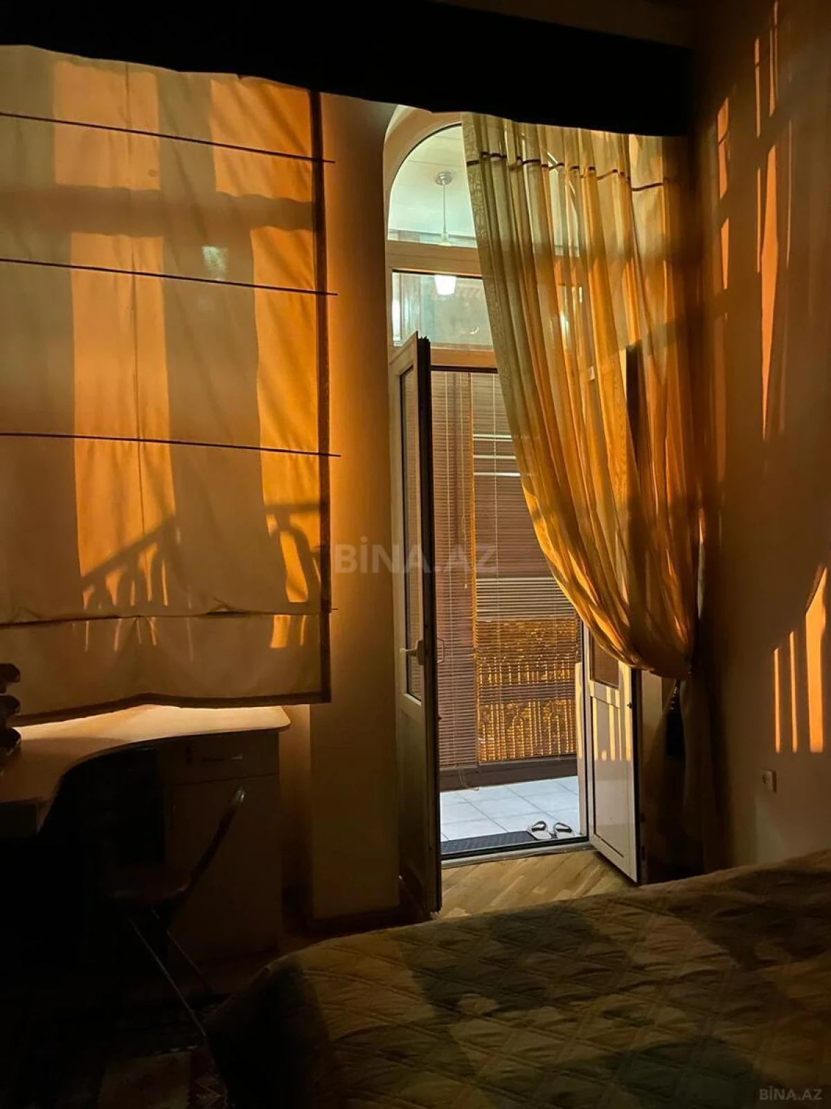 Satılır 4 otaqlı mənzil 220 m²