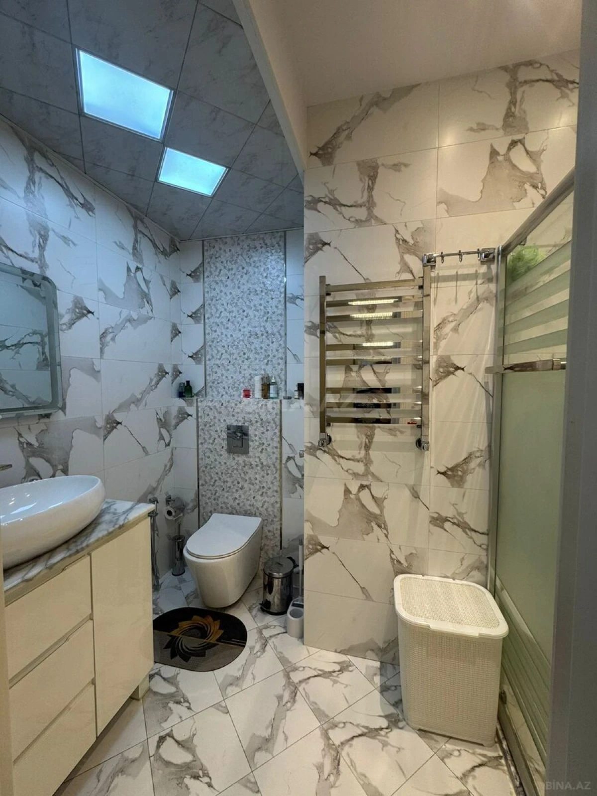 Satılır 3 otaqlı mənzil 142 m²