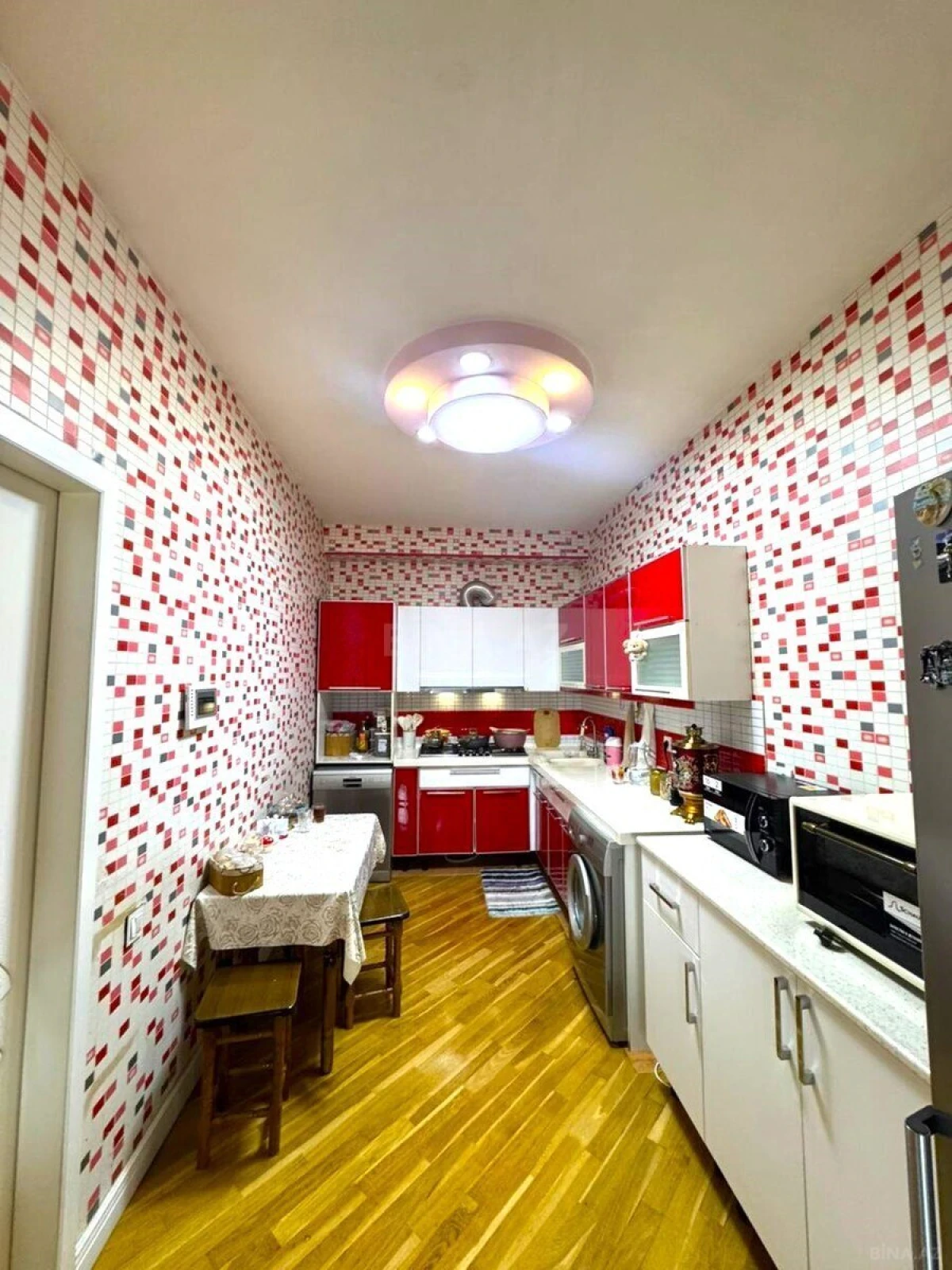 Satılır 4 otaqlı mənzil 130 m²