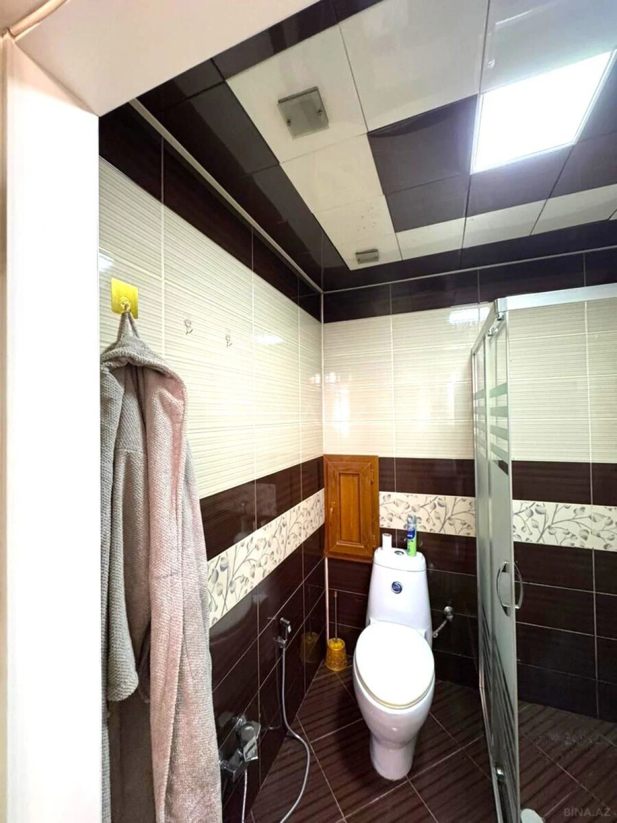Satılır 4 otaqlı mənzil 130 m²