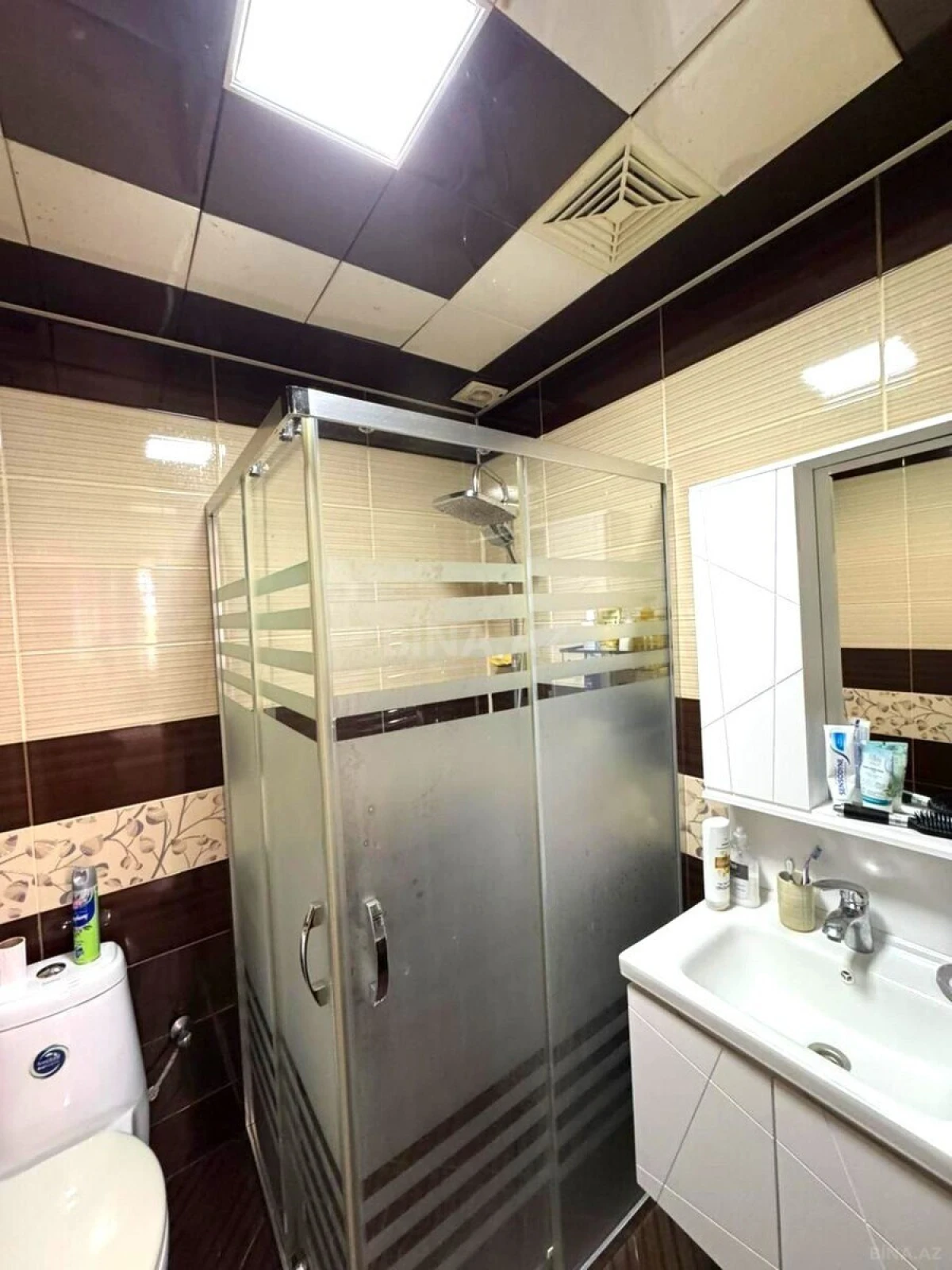 Satılır 4 otaqlı mənzil 130 m²