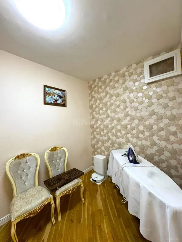Satılır 4 otaqlı mənzil 130 m²
