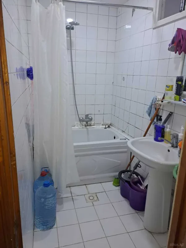 Satılır 2 otaqlı mənzil 65 m²