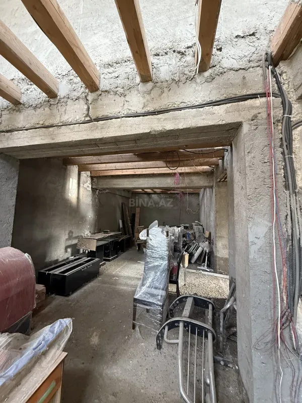 Satılır 10 otaqlı həyət evi 390 m²