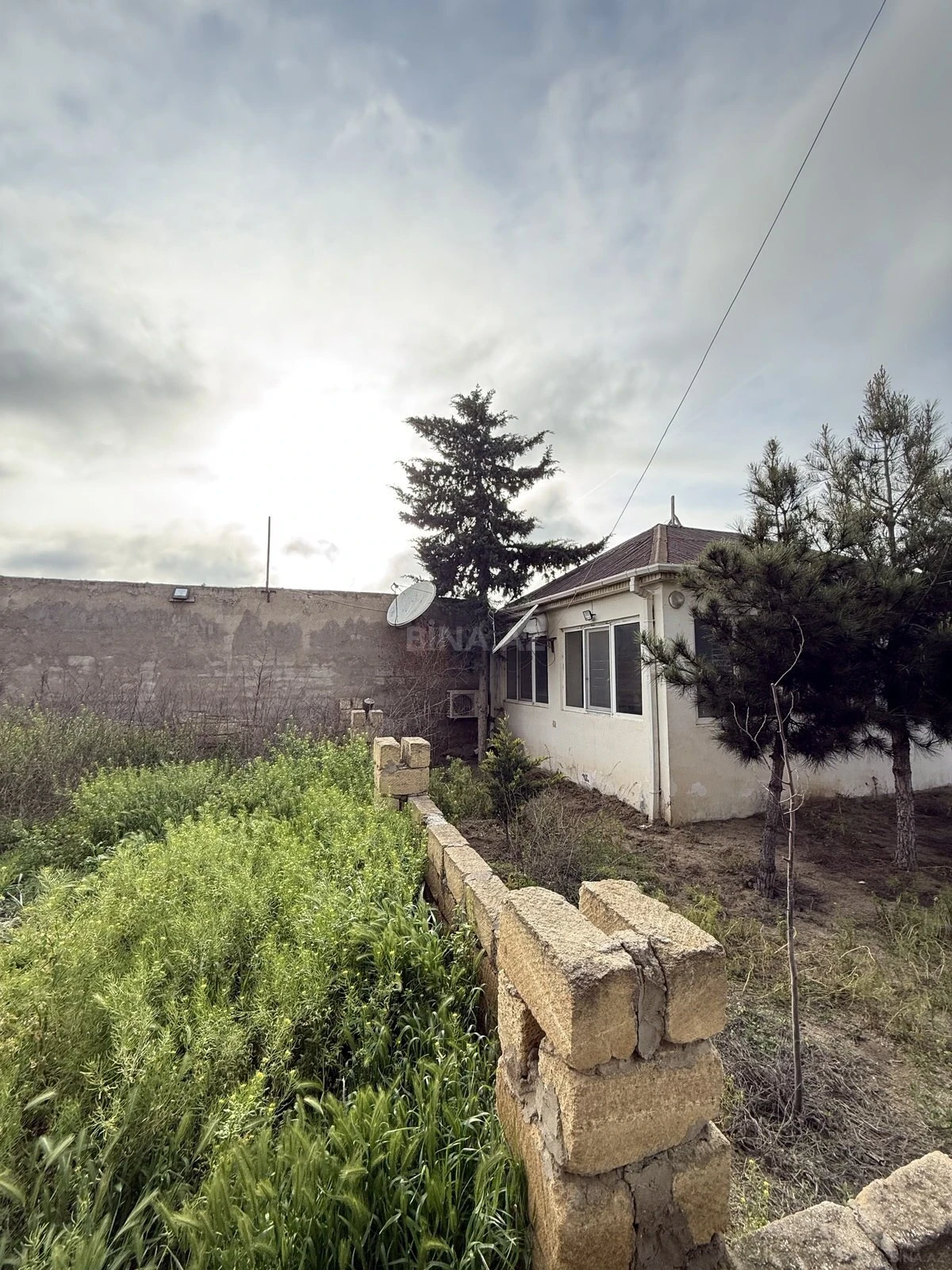 Satılır 10 otaqlı həyət evi 390 m²