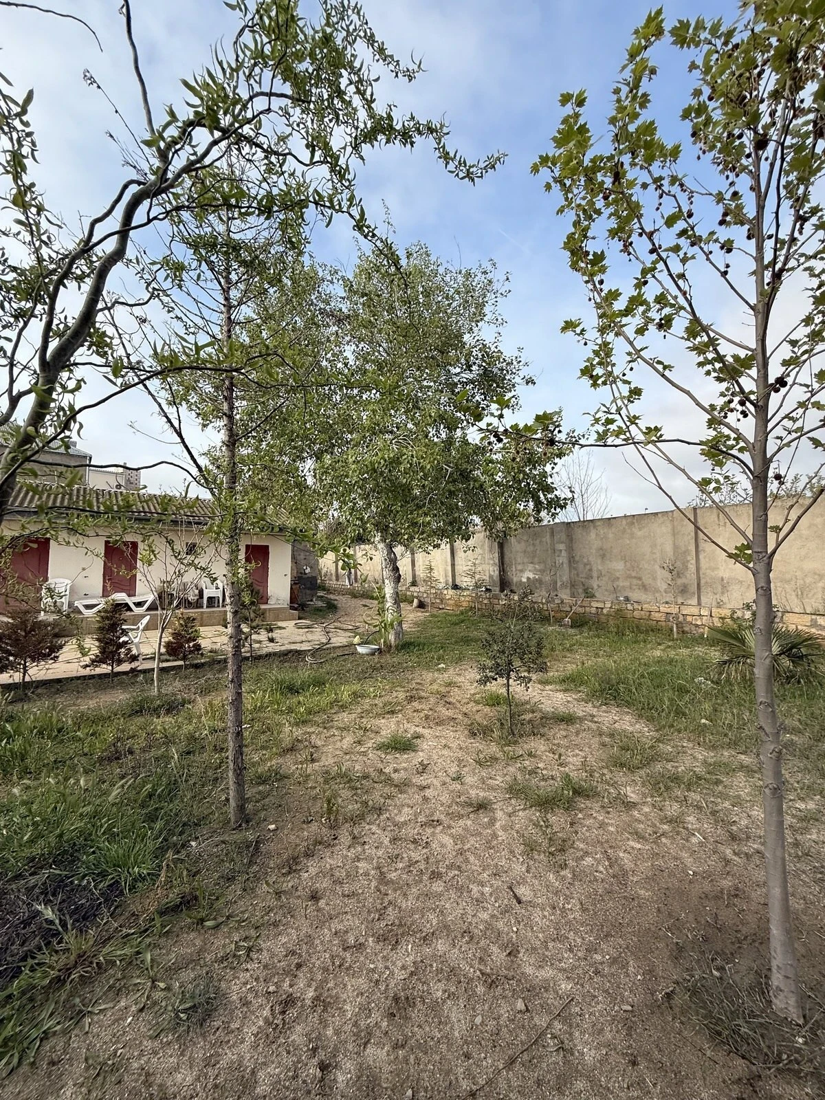 Satılır 10 otaqlı həyət evi 390 m²