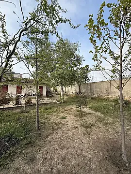 Satılır 10 otaqlı həyət evi 390 m²