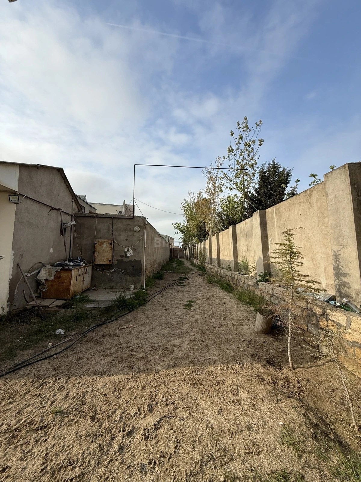 Satılır 10 otaqlı həyət evi 390 m²