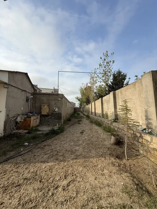 Satılır 10 otaqlı həyət evi 390 m²