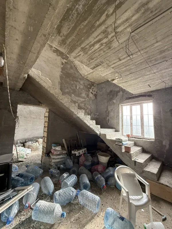 Satılır 10 otaqlı həyət evi 390 m²