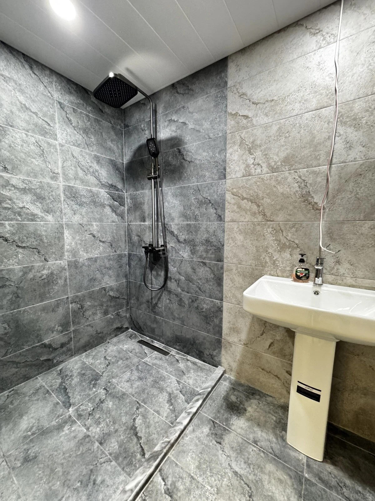 Kirayə verilir 3 otaqlı ofis 90 m²