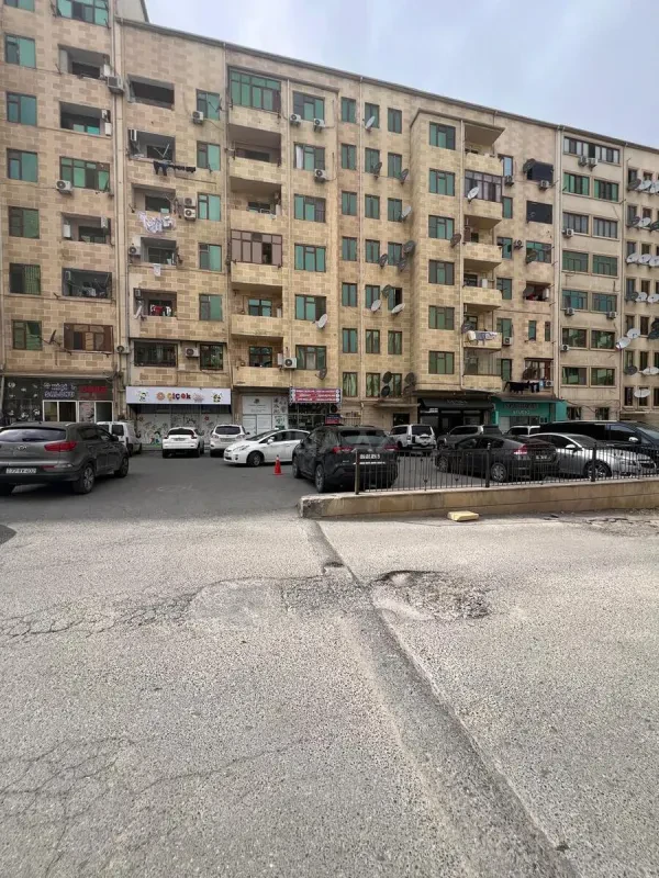 Satılır 2 otaqlı mənzil 62 m²