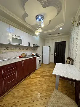 Kirayə verilir 2 otaqlı mənzil 100 m²