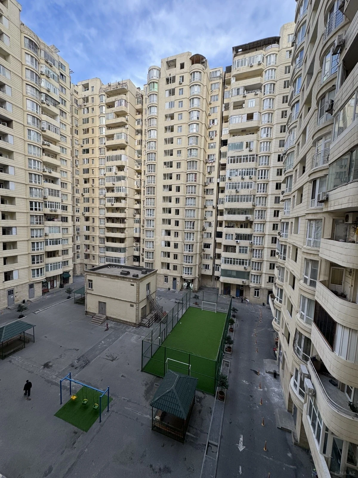 Kirayə verilir 2 otaqlı mənzil 100 m²