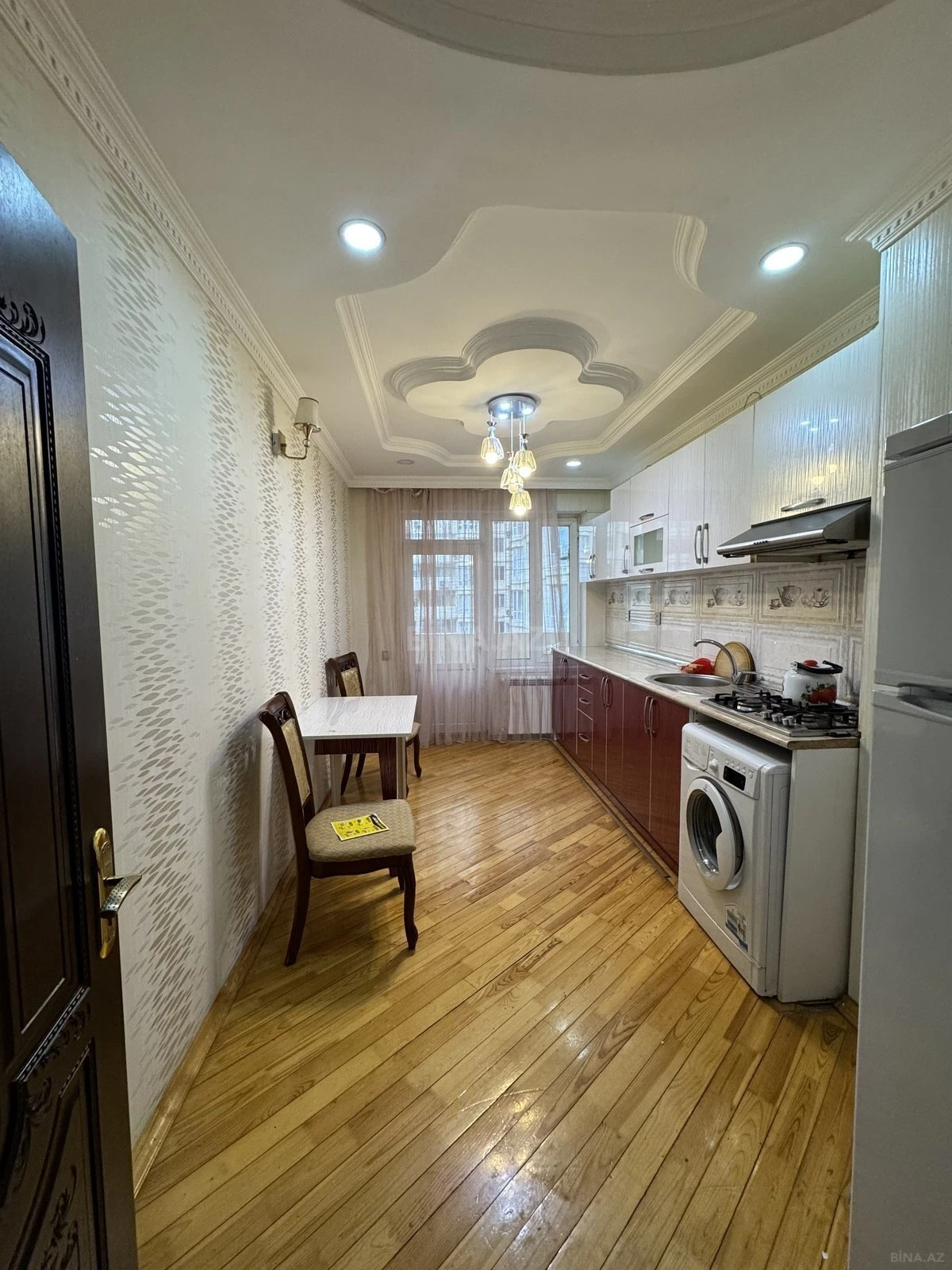 Kirayə verilir 2 otaqlı mənzil 100 m²