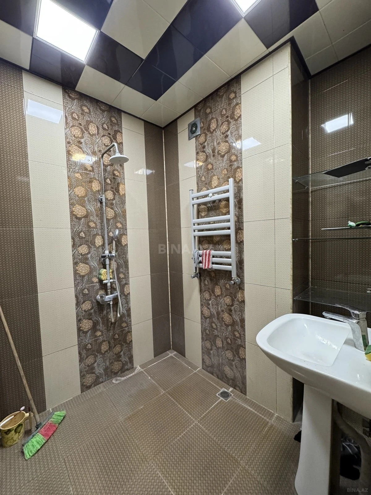 Kirayə verilir 2 otaqlı mənzil 100 m²