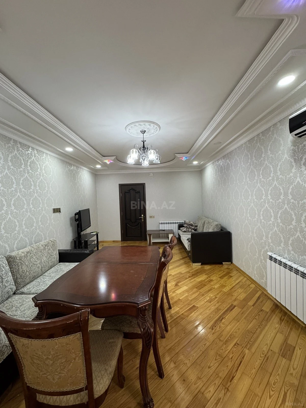 Kirayə verilir 2 otaqlı mənzil 100 m²
