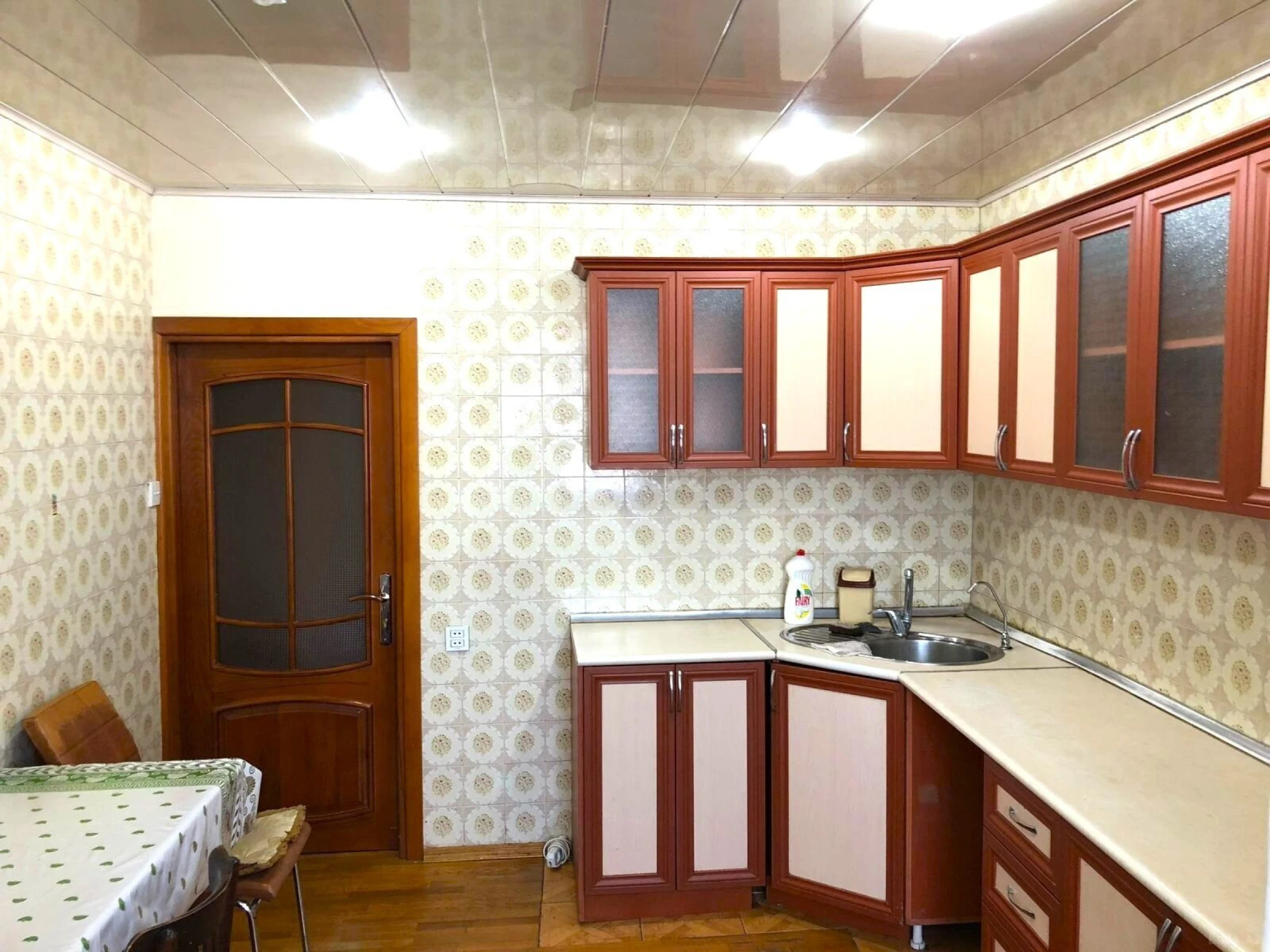 Satılır 5 otaqlı mənzil 130 m²