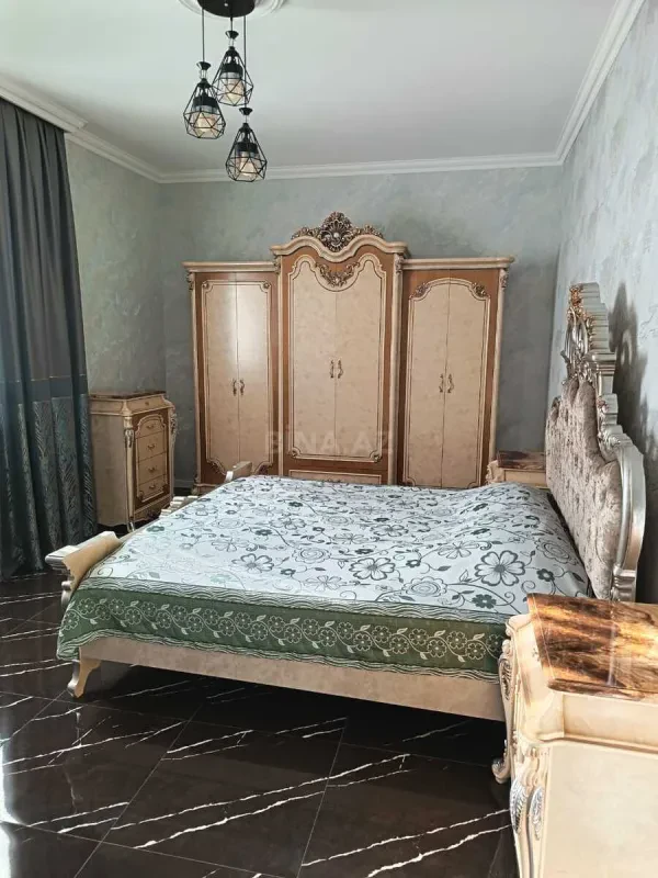 Satılır 4 otaqlı həyət evi 180 m²
