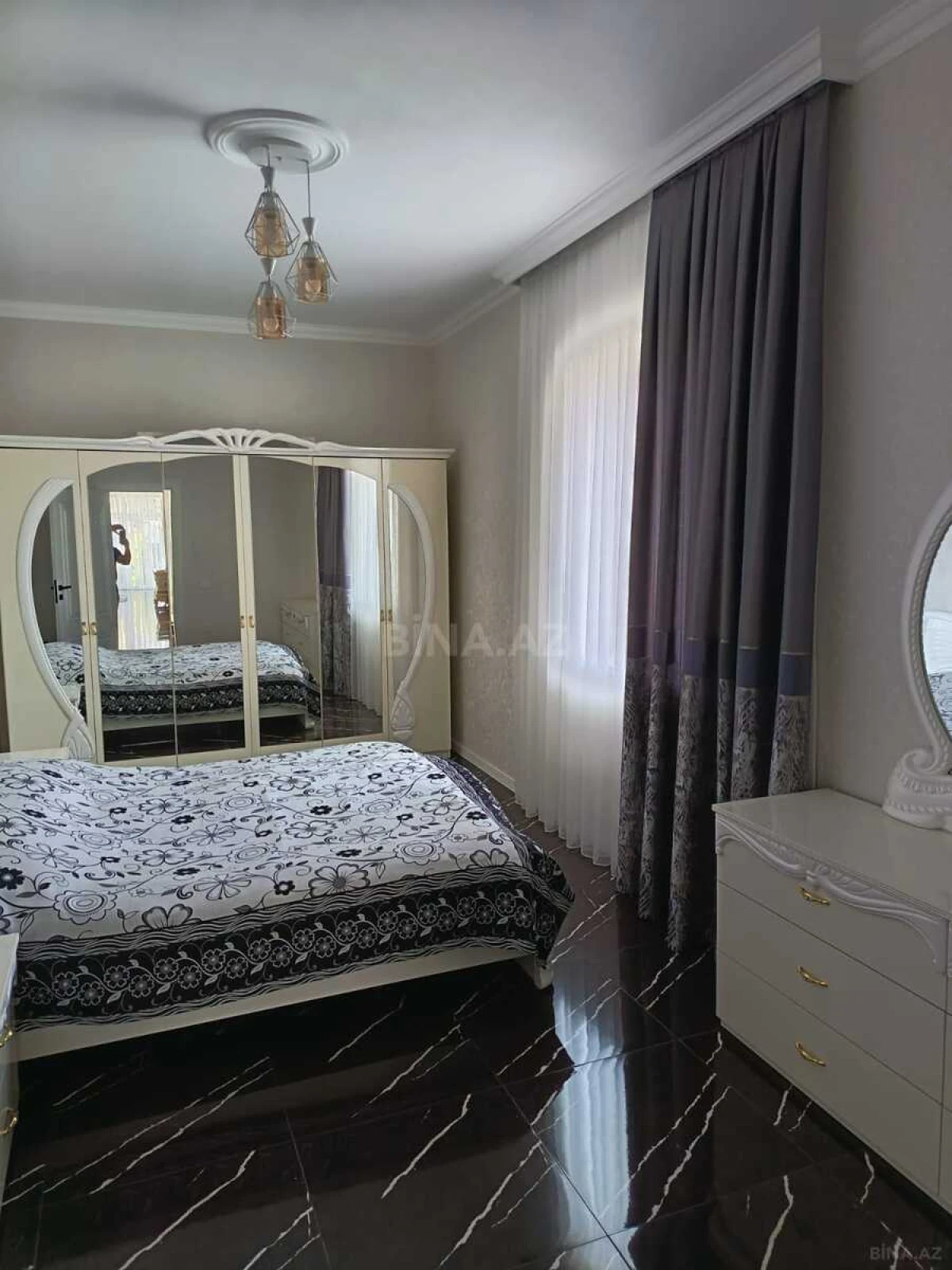 Satılır 4 otaqlı həyət evi 180 m²