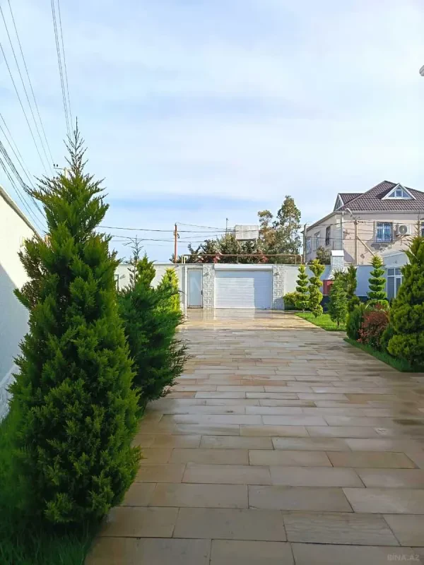 Satılır 4 otaqlı həyət evi 180 m²