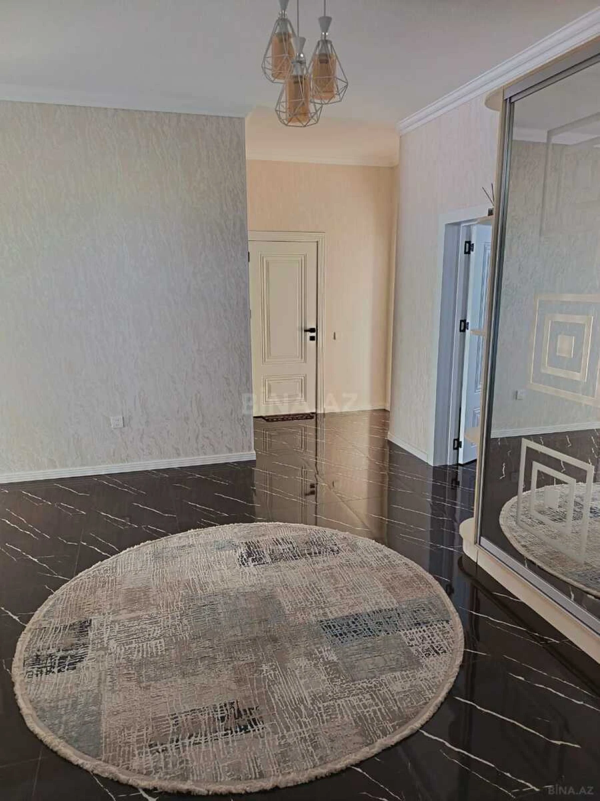 Satılır 4 otaqlı həyət evi 180 m²