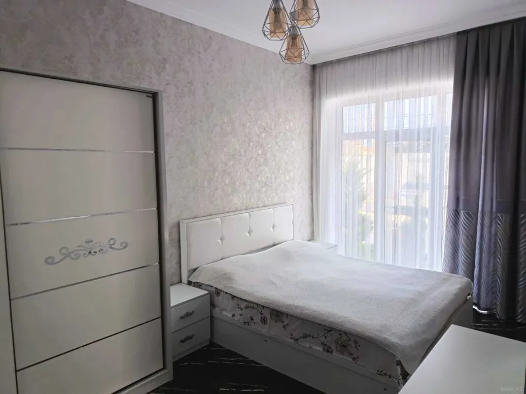 Satılır 4 otaqlı həyət evi 180 m²