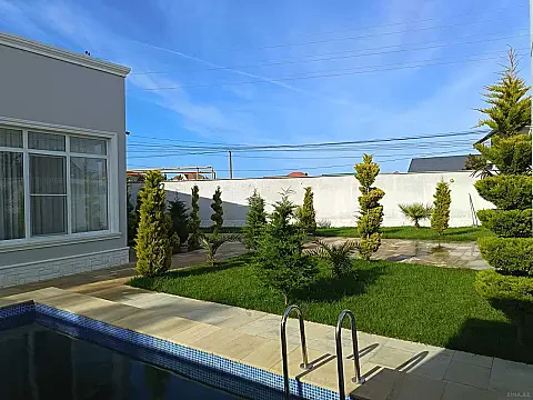 Satılır 4 otaqlı həyət evi 180 m²