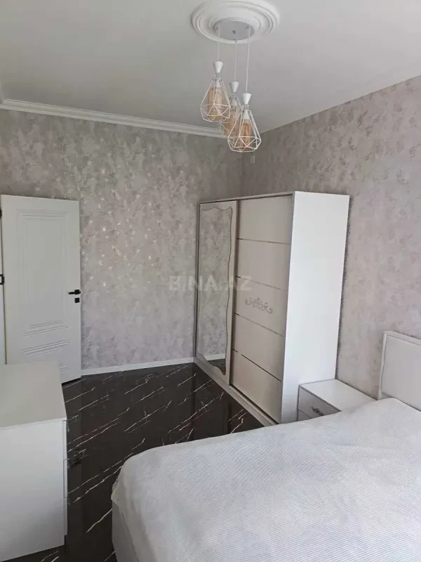 Satılır 4 otaqlı həyət evi 180 m²