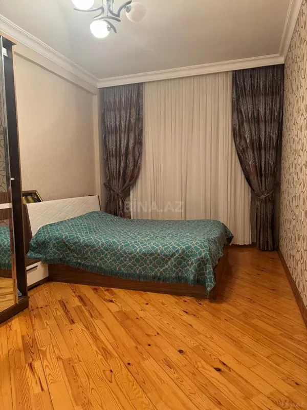 Satılır 3 otaqlı mənzil 110 m²