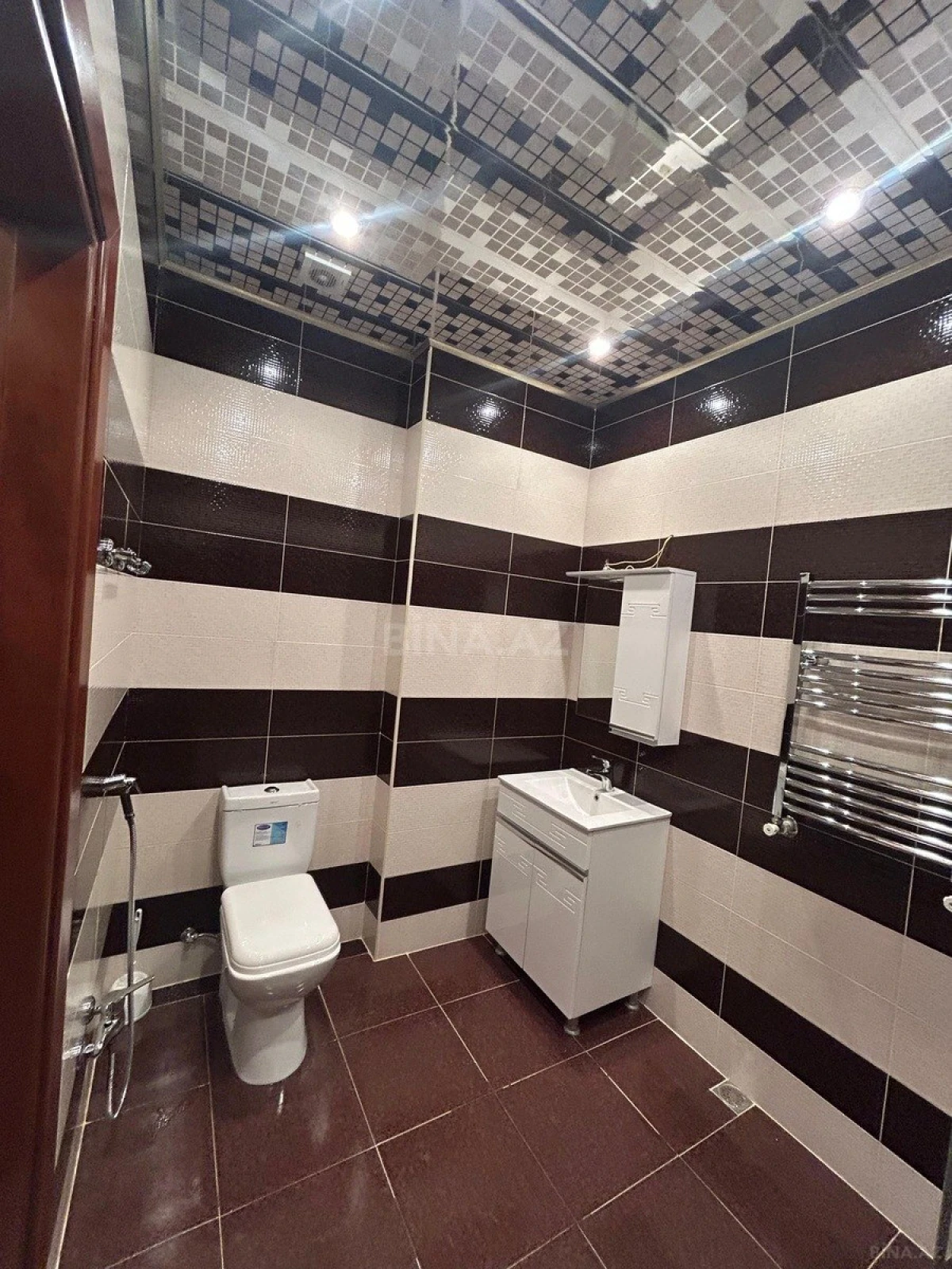 Kirayə verilir 3 otaqlı mənzil 150 m²