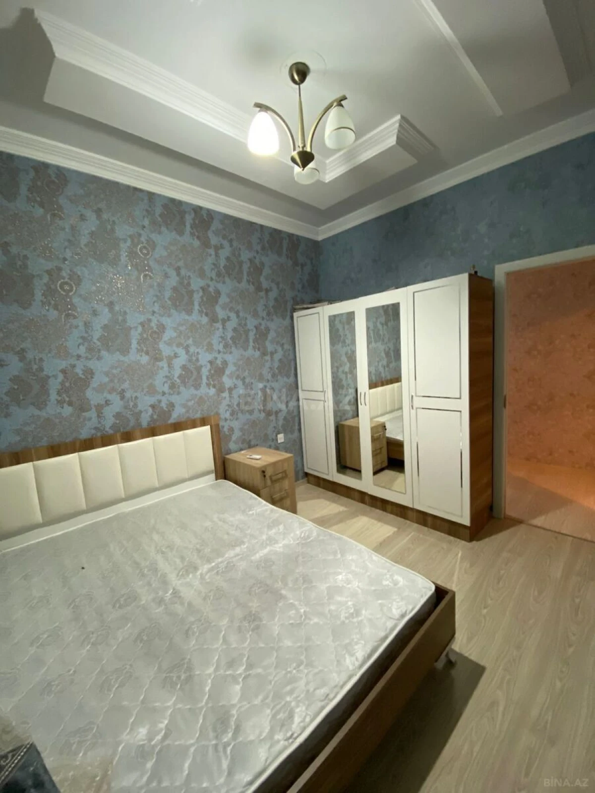 Kirayə verilir 2 otaqlı mənzil 95 m²