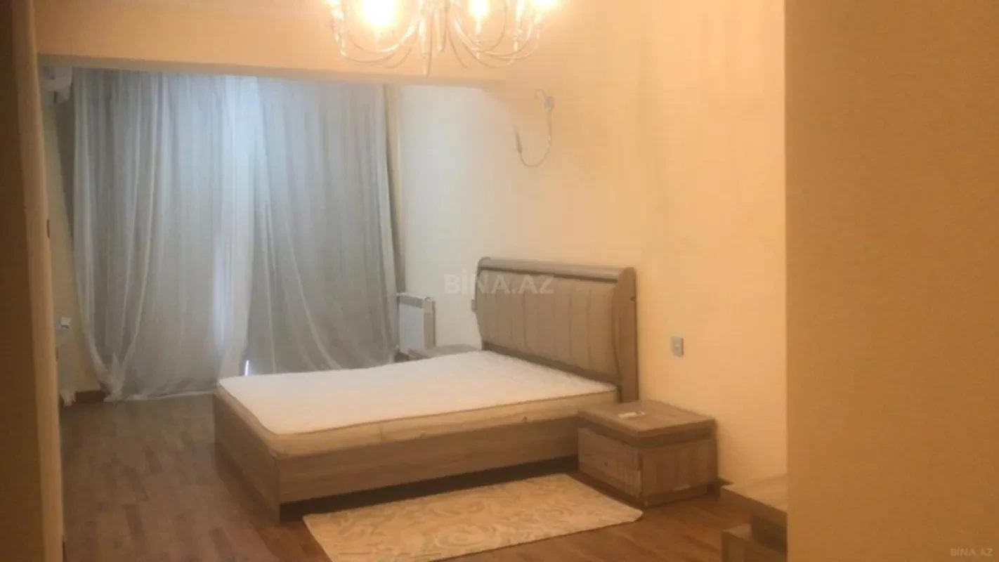 Kirayə verilir 2 otaqlı mənzil 120 m²