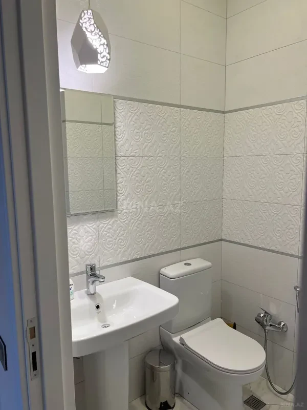 Kirayə verilir 2 otaqlı mənzil 120 m²