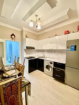Kirayə verilir 2 otaqlı mənzil 110 m²