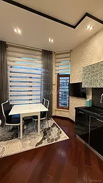 Satılır 4 otaqlı mənzil 217 m²