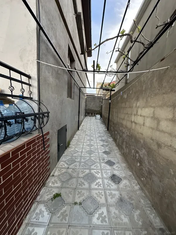 Satılır 6 otaqlı həyət evi 245 m²