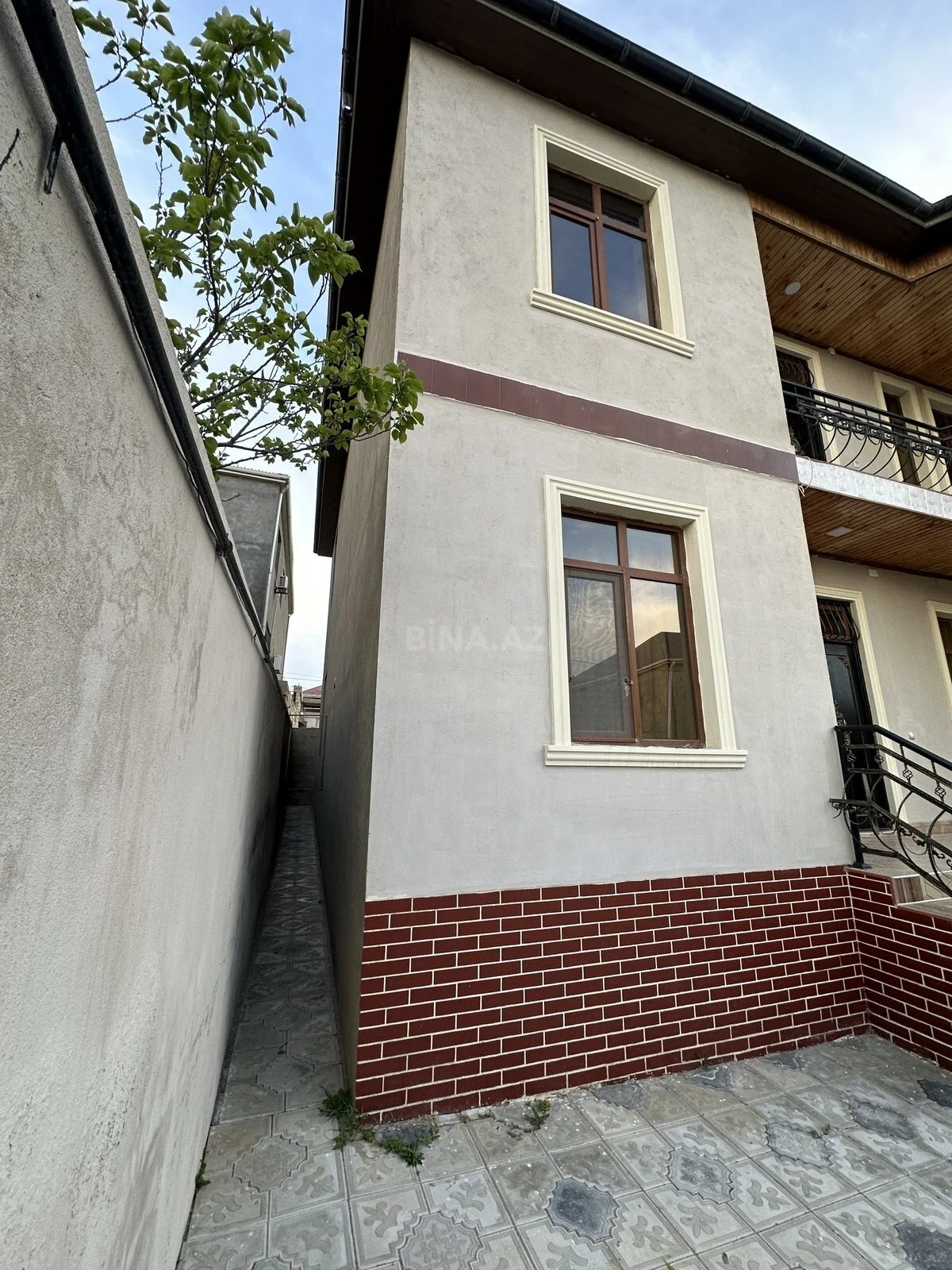Satılır 6 otaqlı həyət evi 245 m²