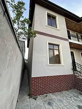 Satılır 6 otaqlı həyət evi 245 m²