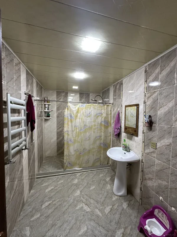 Satılır 6 otaqlı həyət evi 245 m²