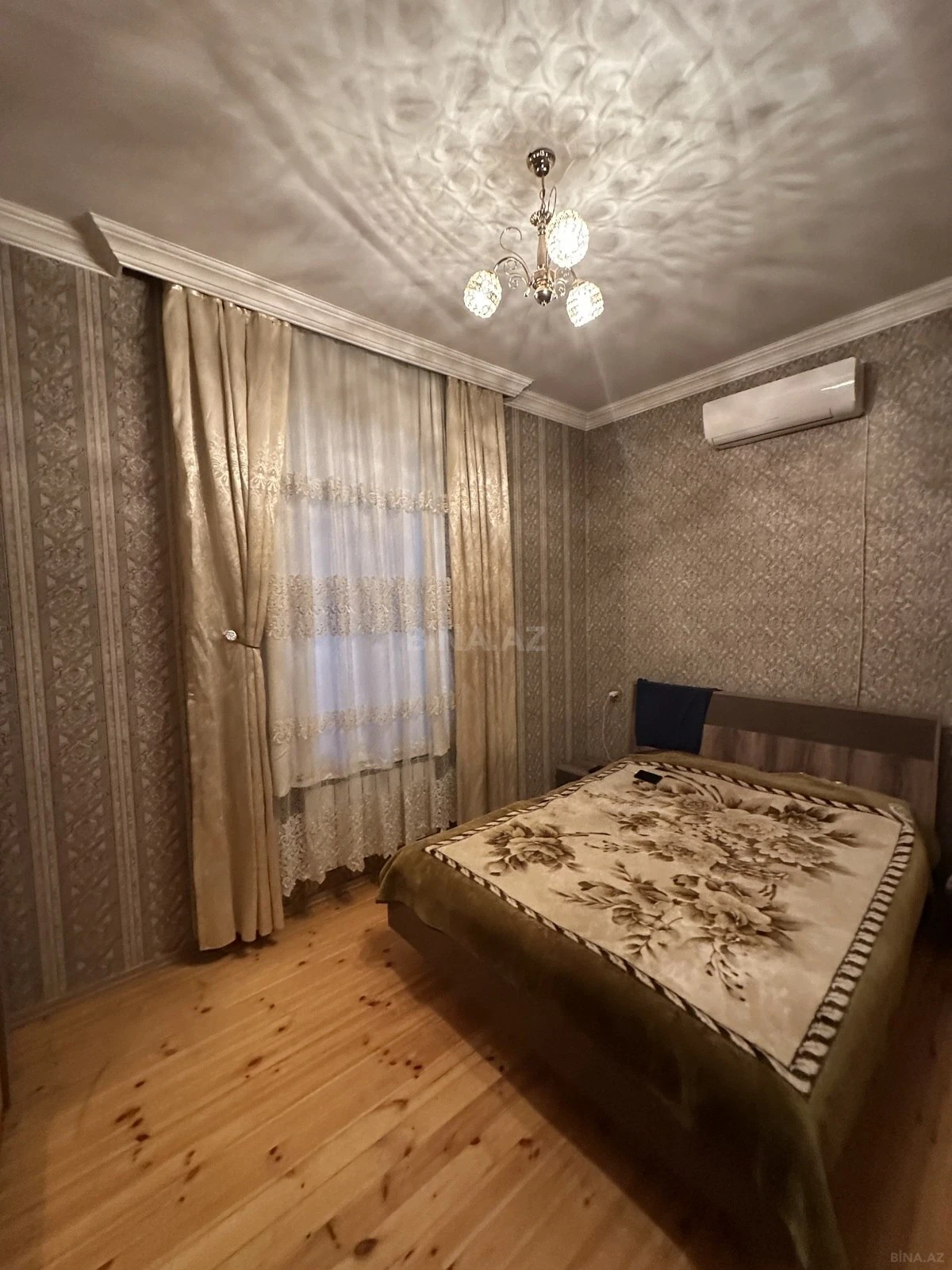 Satılır 6 otaqlı həyət evi 245 m²